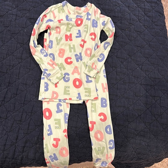 Baby Gap size 6 alphabet pajamas mint green - Picture 2 of 3